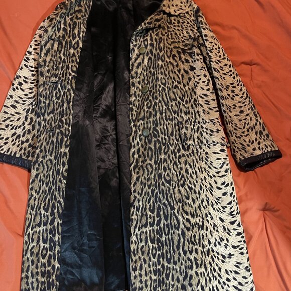 coat - Picture 2 of 11